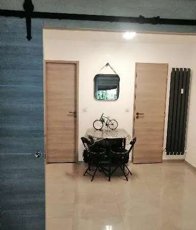 Studio 아파트 *